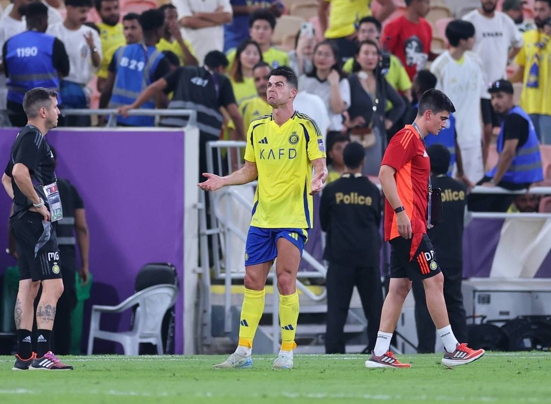 英超历史第一射手：C罗拿40万英镑日薪却旷工！掉价啊！